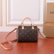 Louis Vuitton Speedy Bags